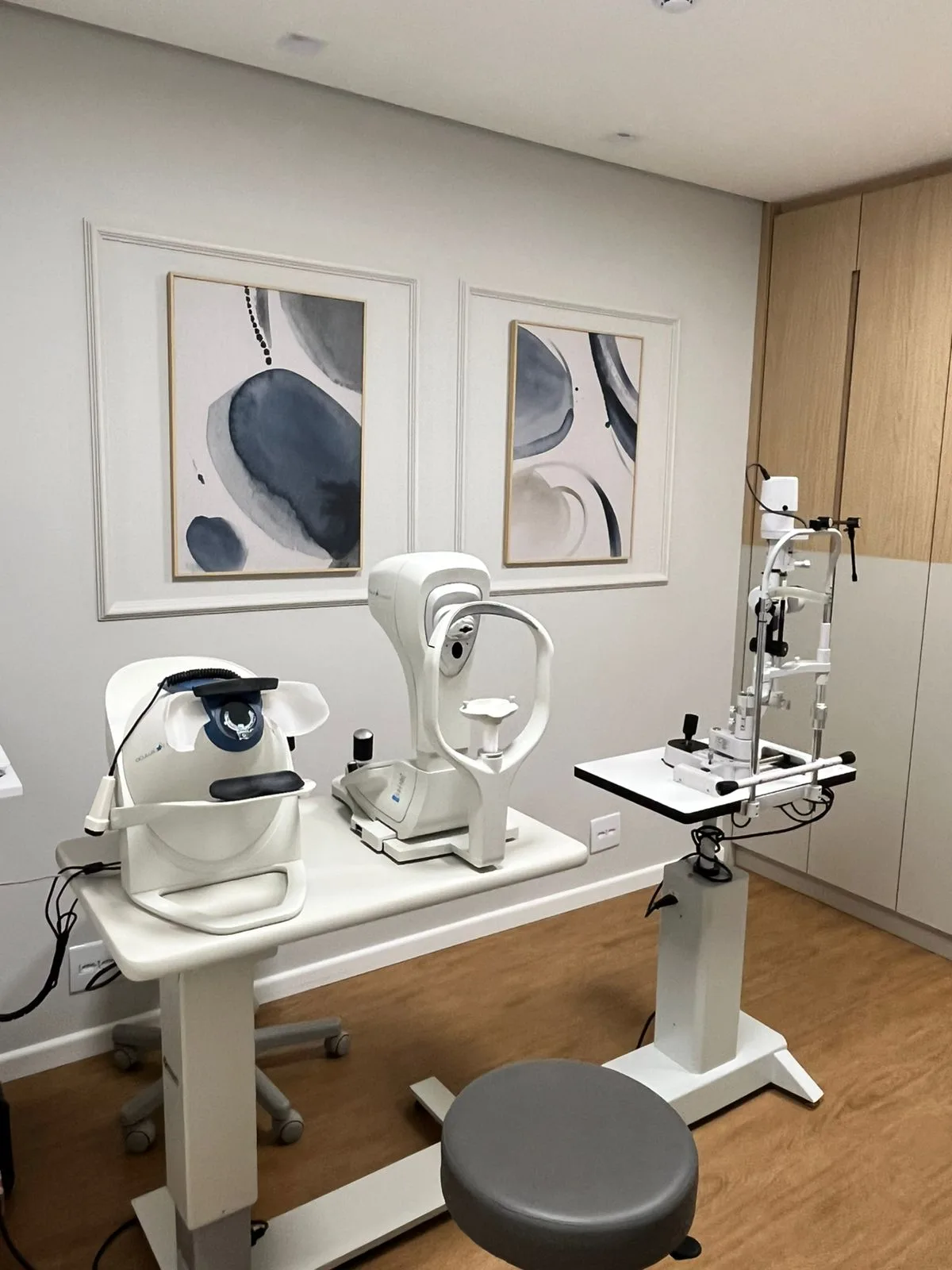 Espaço interno da clínica oftalmológica em São Paulo